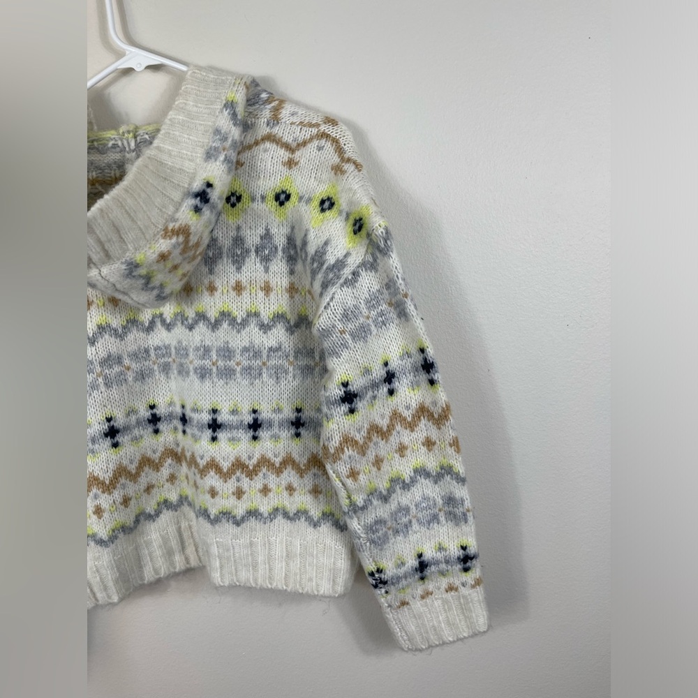 American Eagle Nordic Fair Isle Knit
Cropped Hooded Sweater Hoodie V-neck - Picture 9 of 13